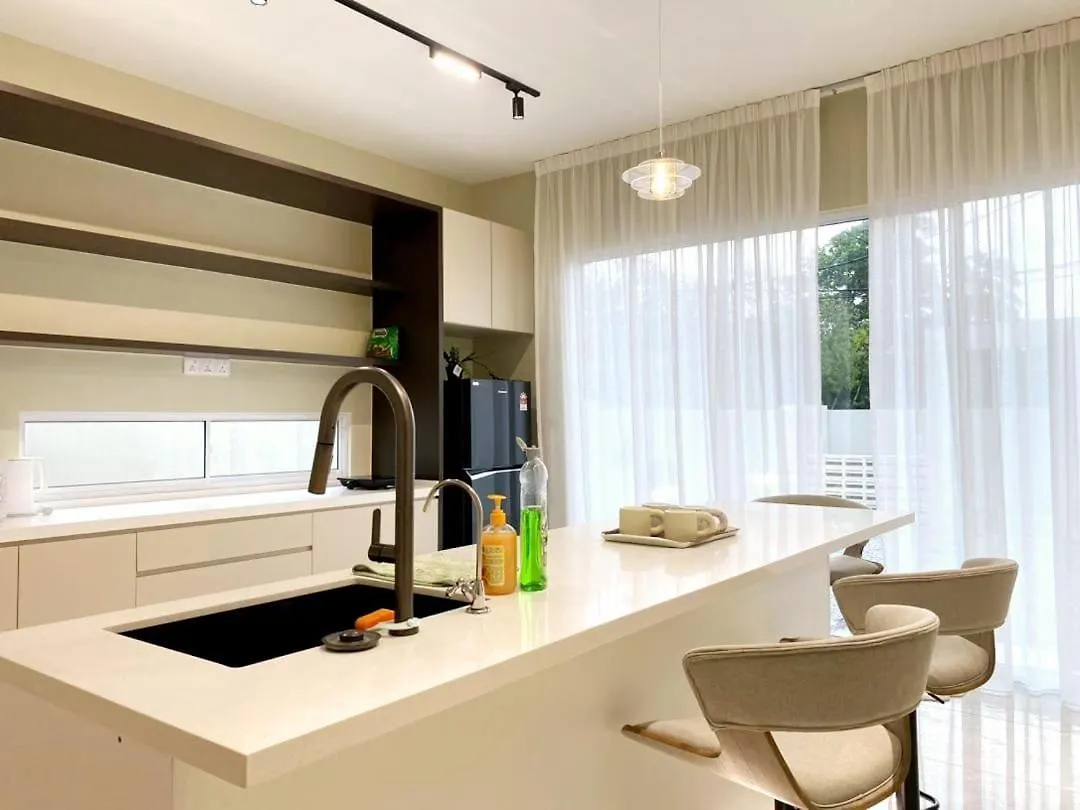 別荘 Brandnew Premium House 4Room12Pax@Alma Near Jusco ブキッ・ムルタジャム マレーシア