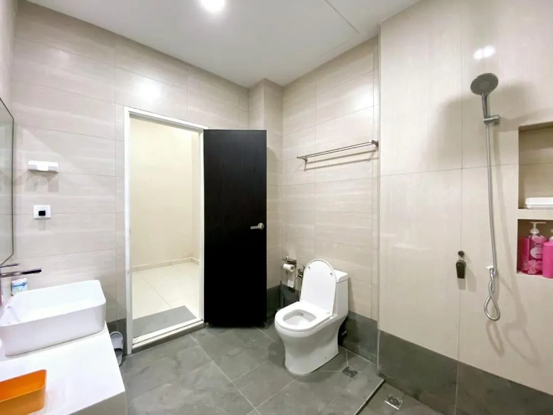 別荘 Brandnew Premium House 4Room12Pax@Alma Near Jusco ブキッ・ムルタジャム